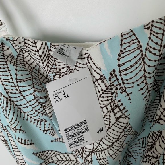 H&M summer Romper - Picture 3 of 6